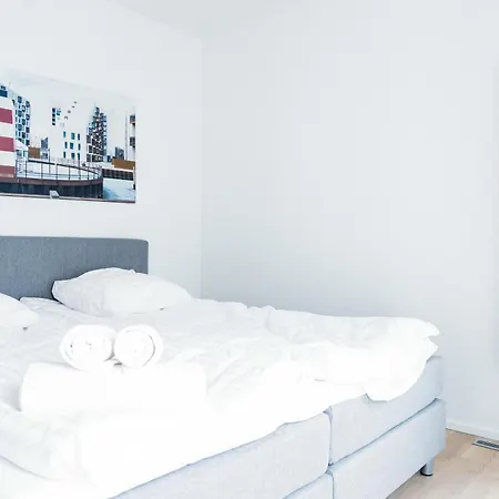 Cool 1-bed W. Private Terrace Apartment *
