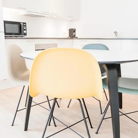 Cool 1-bed W. Private Terrace